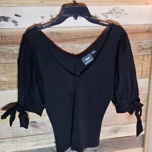 Maeve by Anthropologie Black V-Neck Women's Top